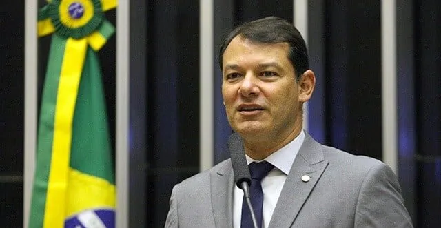 Duarte protocola projeto de lei para incluir fibromialgia como deficiência