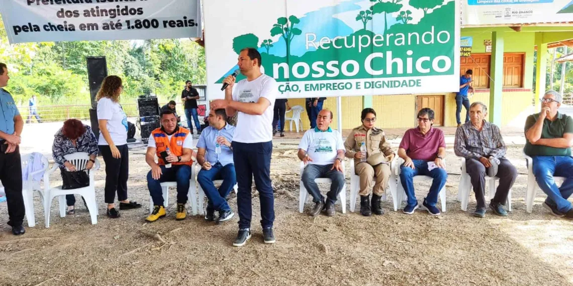 Bocalom lança operação de recuperação do Igarapé São Francisco