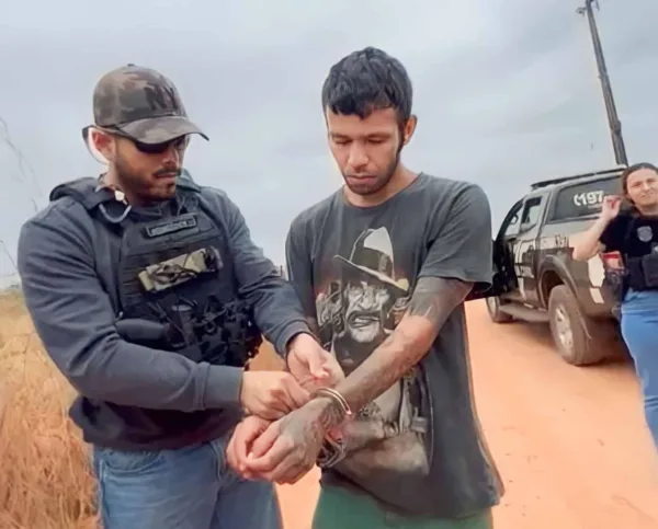 Polícia Civil prende suspeito de matar estudante com tiro na cabeça dentro de ônibus no Trancredo Neves