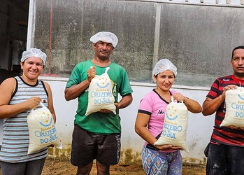 Farinha de Cruzeiro do Sul foi o primeiro produto derivado da mandioca do Brasil a obter o registro de Identificação Geográfica. Foto: Marcos Vicentti/Secom