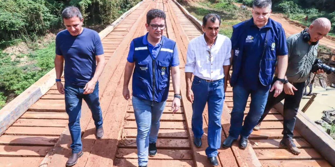 Para o governador Gladson Cameli, a parceria entre os Poderes é essencial para que obras como essa, saiam do papel. Foto: Marcos Vicentti/Secom