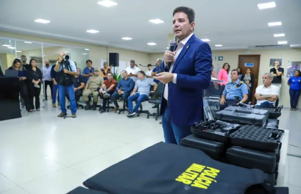 Governo reforça segurança pública com entrega de pistolas e coletes de ponta