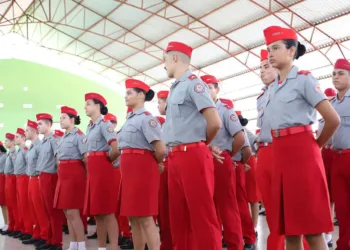 O Corpo de Bombeiros Militar segue um modelo de ensino que busca oferecer um ambiente seguro e organizado. Foto: Mardilson Gomes/SEE
