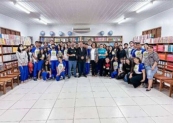 Alunos e docentes da Escola Humberto Soares da Costa, em Rio Branco, recebem nova RG de forma gratuita. Foto: Ascom-PCAC