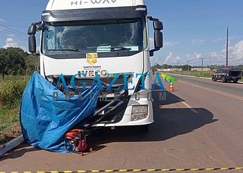 Motociclista morre esmagado ao ser atropelado por carretada na BR-364