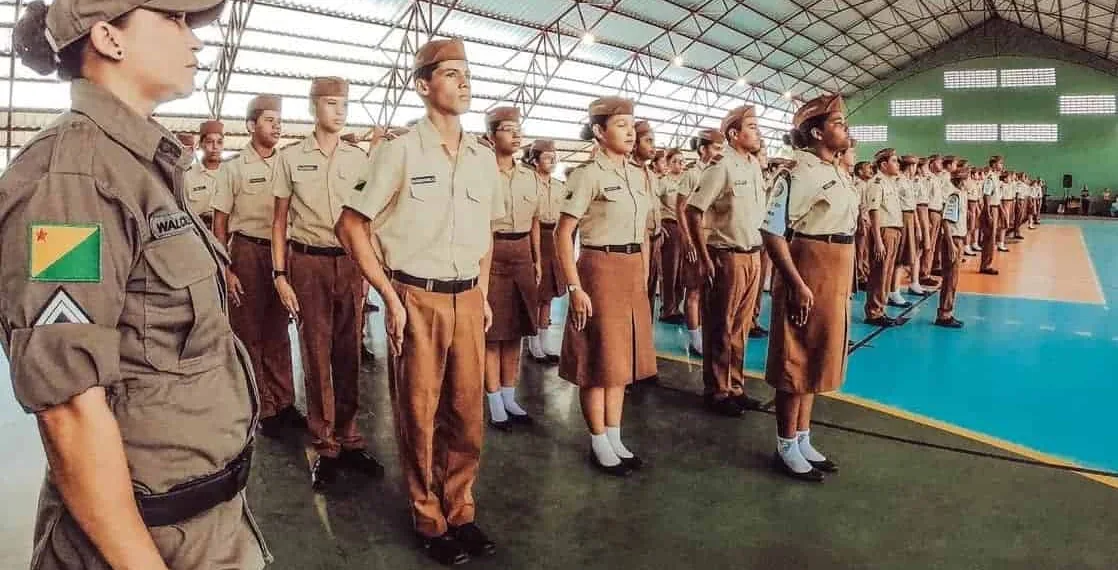 AGU pede arquivamento de ação que contesta imposição de 'padrão estético' em escolas militares