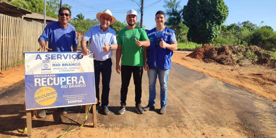 Prefeito Tião Bocalom vistoria obras em ruas atingidas pela enchente em Rio Branco