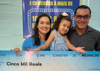 Bocalom entrega premiação de R$ 30 mil de cupons sorteados do Programa Nota Rio Branco