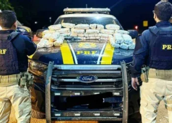 No Acre, PRF apreende mais de 56 quilos de drogas escondidas em pneus de caminhão