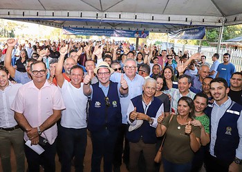 Nesta segunda-feira, 10, o governo do Acre assinou a ordem de serviço para a pavimentação do Ramal Novo Horizonte e modernização do acesso à cidade de Plácido de Castro. Foto: Marcos Vicentti/Secom