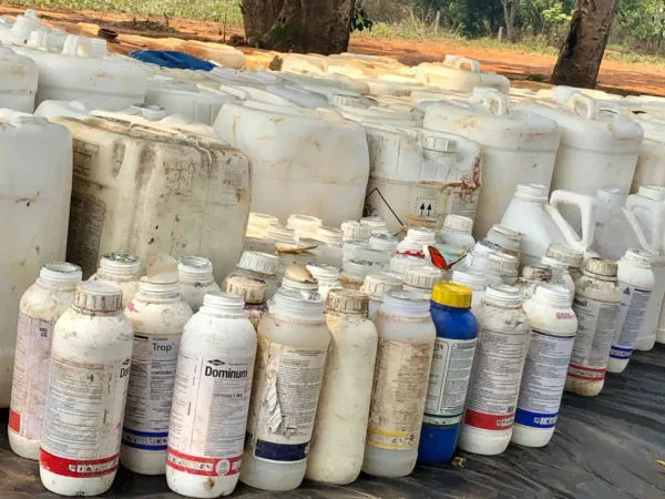 Campanha conscientiza sobre uso e descarte de embalagens de agrotóxicos no Acre