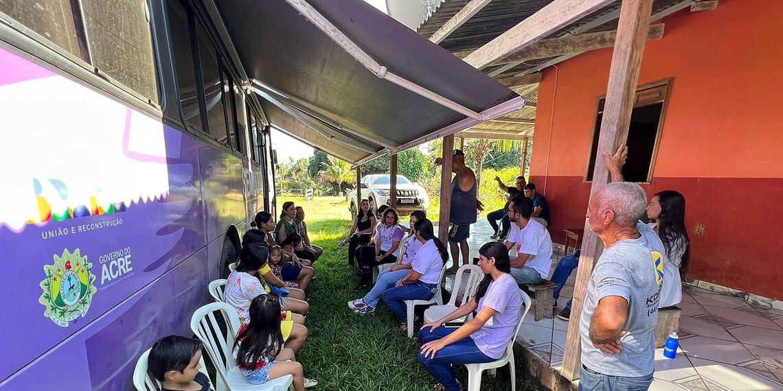 Ação itinerante do Ônibus Lilás atendeu mulheres e crianças nos municípios de Assis Brasil, Brasileia e Xapuri. Foto: cedida.