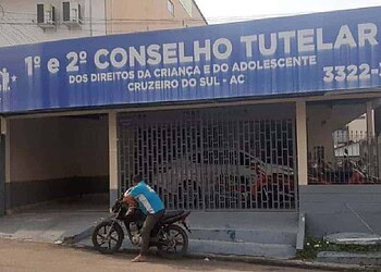 Dependente química que perdeu a guarda da filha recém-nascida invade conselho tutelar no Acre