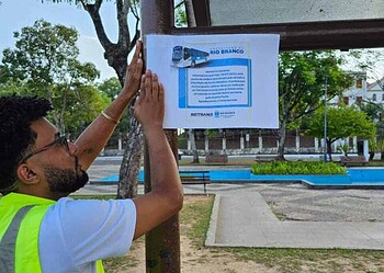 Com interdição da Ponte Metálica, ponto de ônibus em frente à loja Marisa é desativado