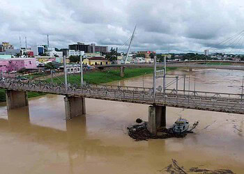 Construída há mais de 50 anos, a ponte metálica passará por uma grande revitalização estrutural. Obra será executada pelo governo do Acre. Foto: Rafael Dias