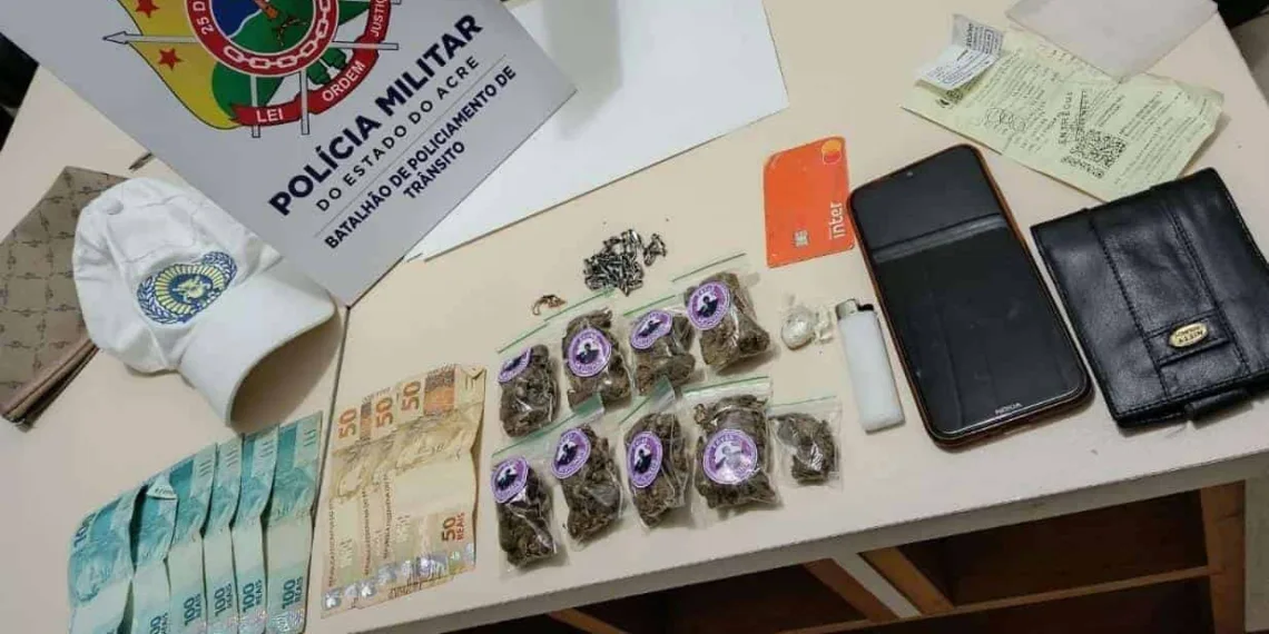 Polícia recupera veículo, prende homens e apreende menor e drogas em Rio Branco
