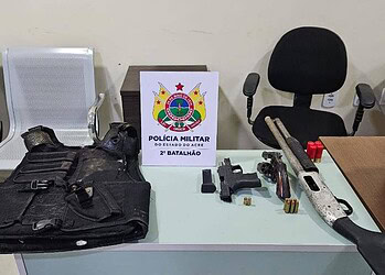 PM impede confronto de facções e apreende menor com várias armas de fogo