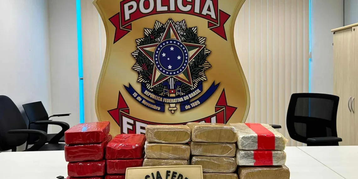 PF prende homem que estava transportando 40 quilos de droga para o Acre