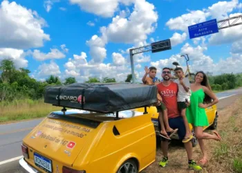 Família que já percorreu 17 estados com carro fiat 147 chega ao Acre: 'primeira vez'