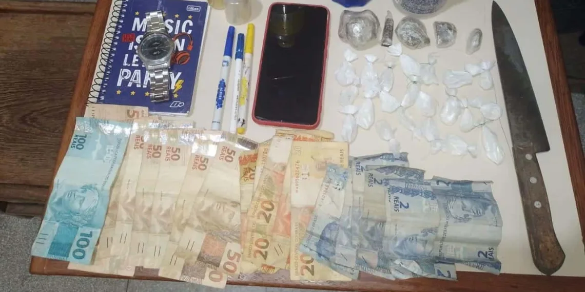 Polícia Militar apreende entorpecentes em Cruzeiro do Sul