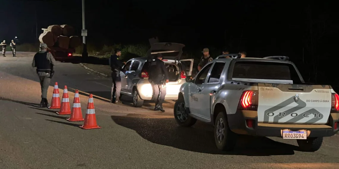 Polícia Militar reforça policiamento nas ruas durante rebelião em presídio