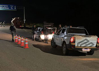 Polícia Militar reforça policiamento nas ruas durante rebelião em presídio