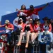 VEJA FOTOS: sol forte e calor não espantam público da Cavalgada
