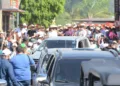 VEJA FOTOS: sol forte e calor não espantam público da Cavalgada