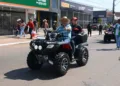 VEJA FOTOS: sol forte e calor não espantam público da Cavalgada