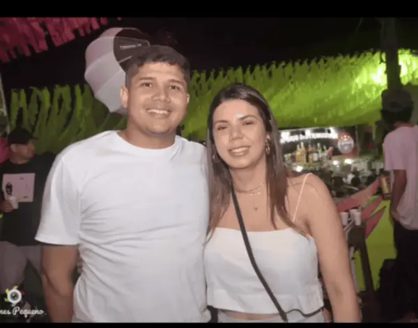 Caio Saab Veronez, ao lado dos pais Leandro Veronez e Fernanda Saab, familiares e amigos, comemorou os seus 18 anos no buffet Gran Reserva