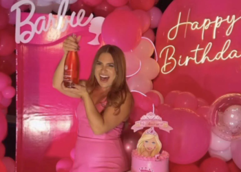 A influenciadora Elita Maia uma ganhou festa surpresa em comemoração a nova idade