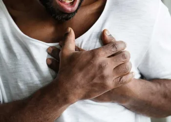 Estudo brasileiro confirma que remédio comum reduz riscos pós-infarto