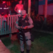 Jovem é morto a tiros enquanto confraternizava com amigos em frente de casa