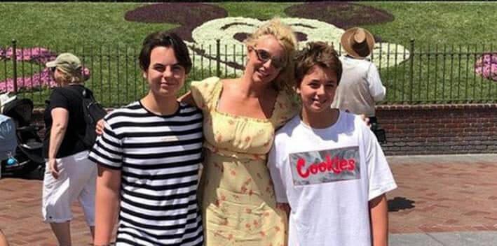 Britney Spears e os filhos Sean Preston e Jayden James Foto: Instagram/@britneyspears
© Fornecido por Estadão