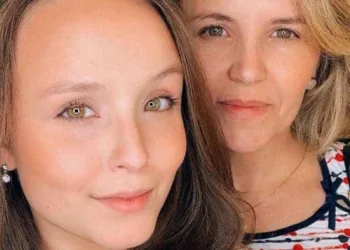 Festa milionária de Larissa Manoela gera nova acusação contra mãe da atriz sete anos depois. Entenda!
© Reprodução, Instagram/@larissamanoela