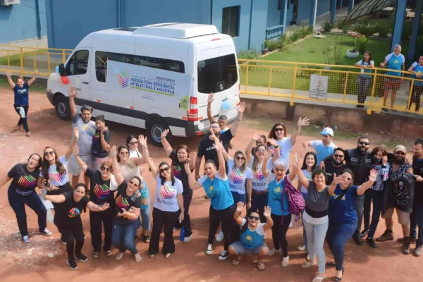 No encerramento da Semana Nacional da Pessoa com Deficiência Intelectual e Múltipla, Apae Rio Branco promove carreata na Capital