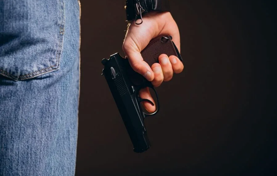 Associação dos militares contesta PL que pretende proibir porte de armas por agentes segurança em festas