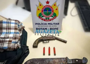 Polícia Militar apreende dupla com arma de fogo e munições no bairro Cidade do Povo