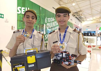 Os estudantes do Colégio Militar Tiradentes foram destaque na etapa estadual de robótica. Foto: cedida