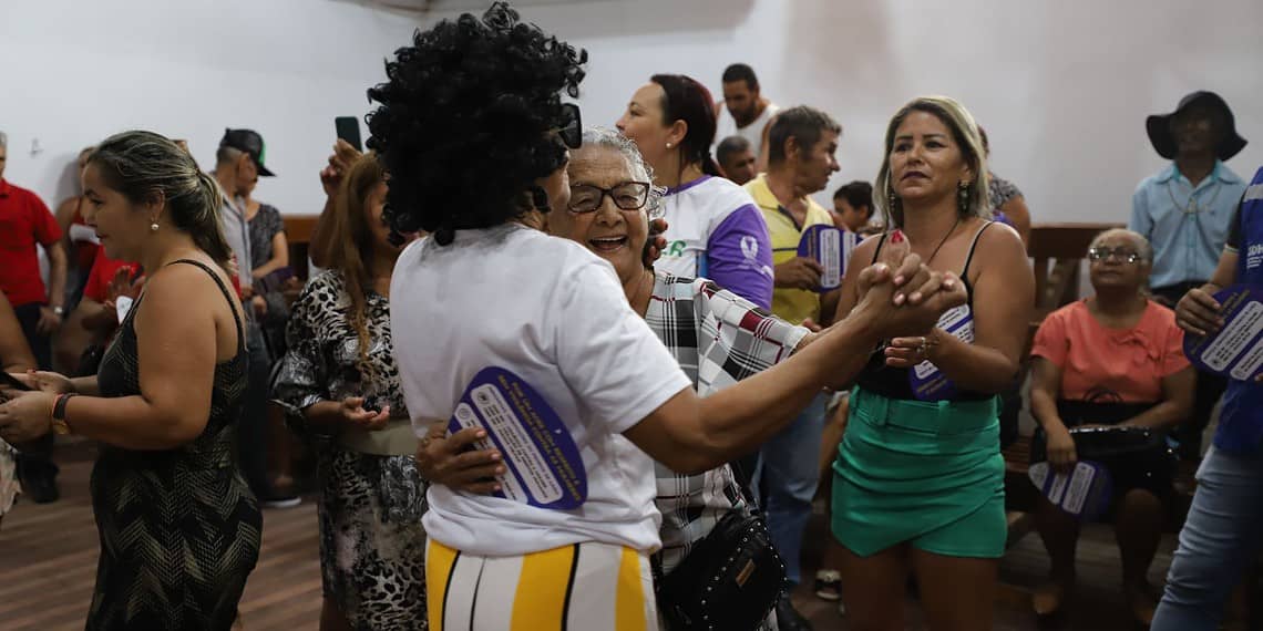 Encontro da Associação de Arte em Movimento do Idoso de Rio Branco. Foto: Felícia Lanay/ASCOM DPE