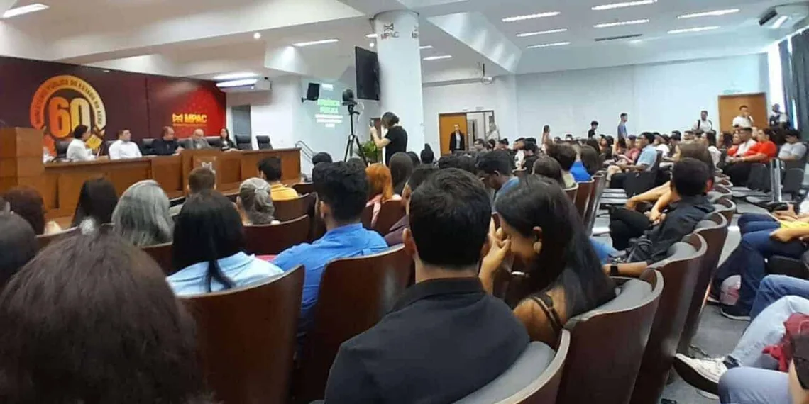 MPAC propõe ação para que U:Verse garanta direitos de alunos afetados pela suspensão de cursos
