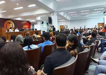 MPAC propõe ação para que U:Verse garanta direitos de alunos afetados pela suspensão de cursos