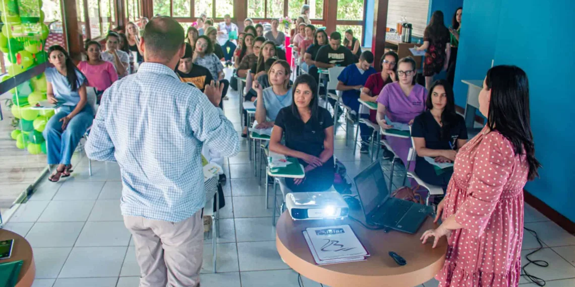 “Esta semana tem como foco os profissionais da Fundhacre e também acadêmicos, residentes e internos”, relata Madeline Guimarães. Foto: Gleison Luz/ Fundhacre