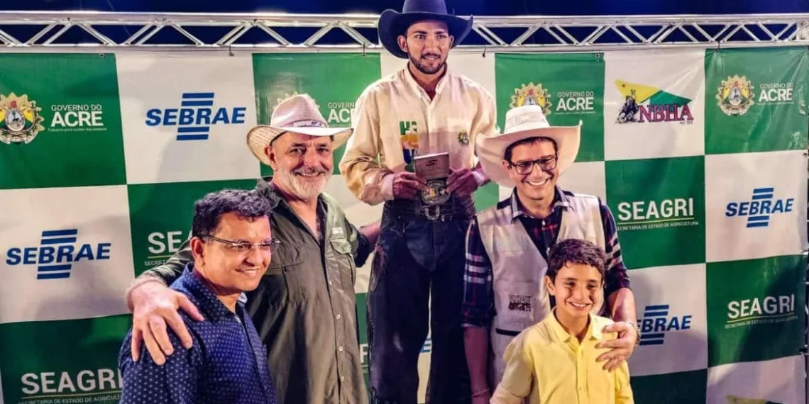 Peão de Feijó é campeão do Rodeio da Expoacre 2023 e leva carro zero pra casa