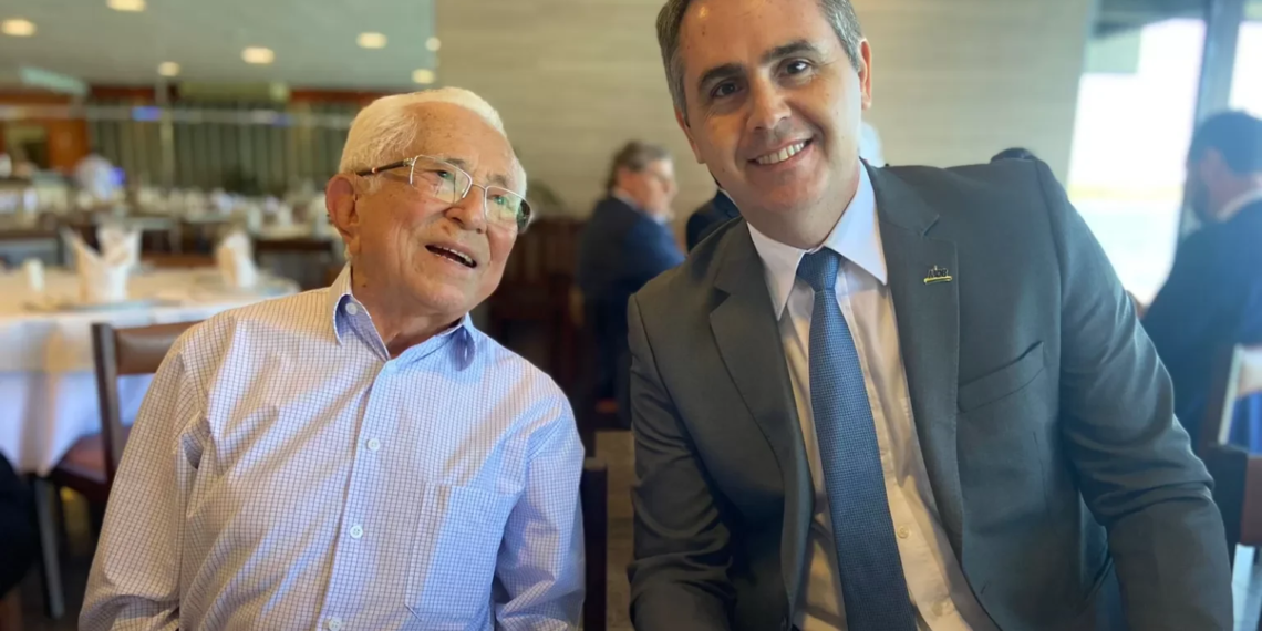 Em dia de filiação no MDB, Marcus Alexandre almoça com Nabor Júnior