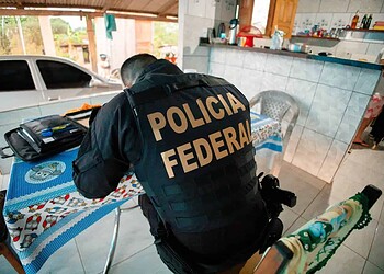Polícia cumpre mandados judiciais e prende oito pessoas ligadas a organizações criminosas no Acre