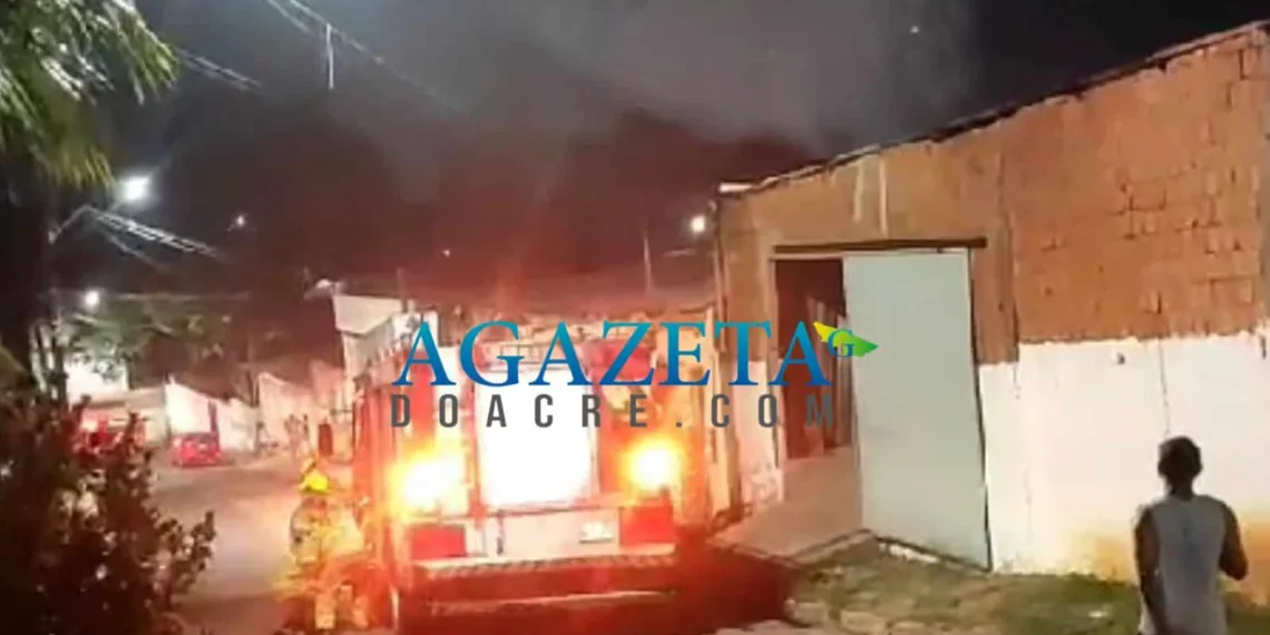 Constantes quedas de energia provocam curto circuito e incêndio em galpão de fabricação de móveis