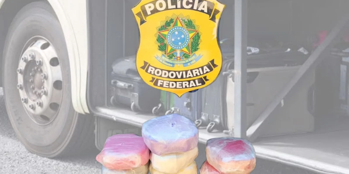 PRF prende mulher que viajava com filho de 2 anos levando sete quilos de cocaína na mala