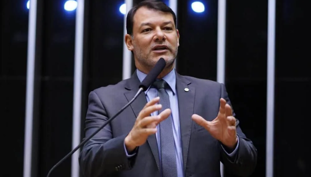 Roberto Duarte critica Lula e Haddad em razão da queda no repasse da União para Estados e Municípios
