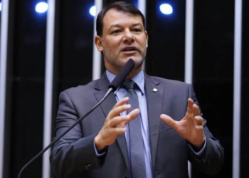 Roberto Duarte justifica voto contra prisão de deputado acusado de mandar matar Marielle: 'ilegal e arbitrária'